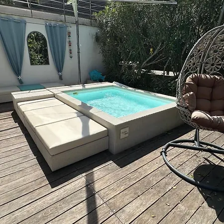 T2 Vue Apartment